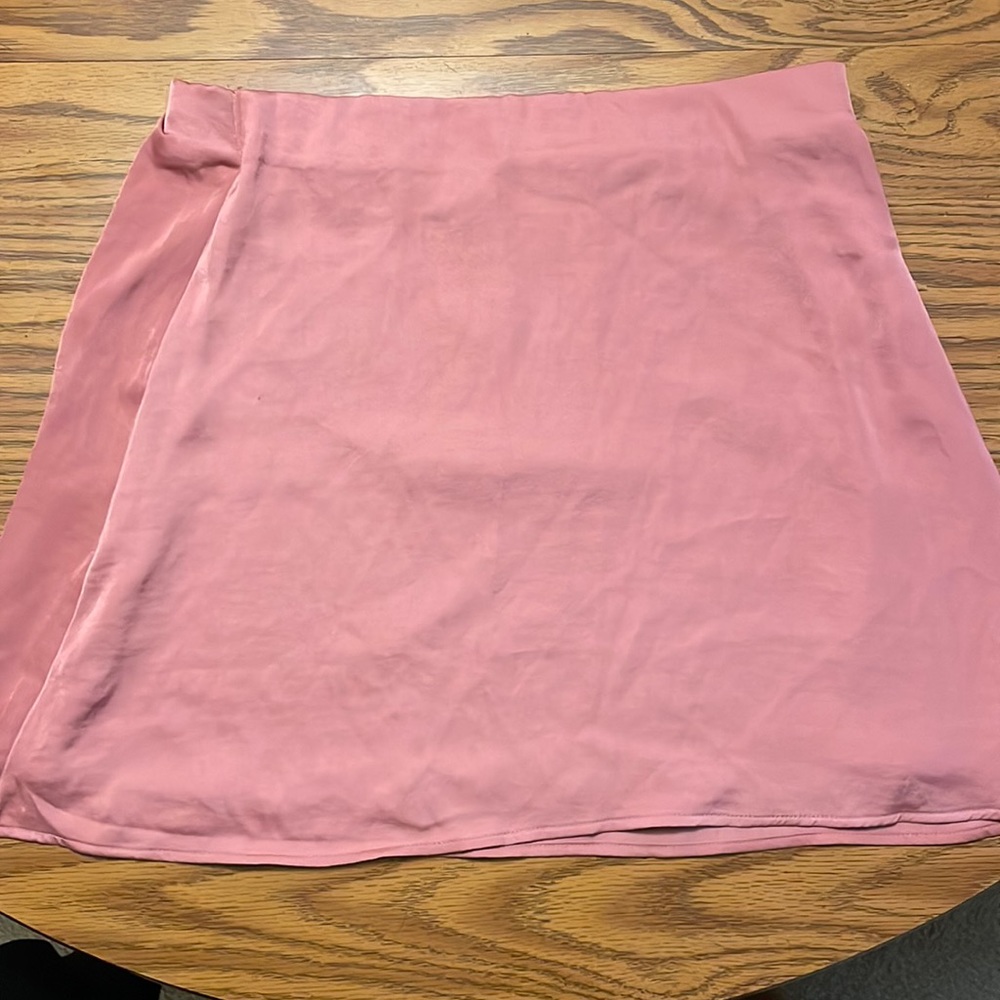 AE Pink Skirt Size Medium with Tags